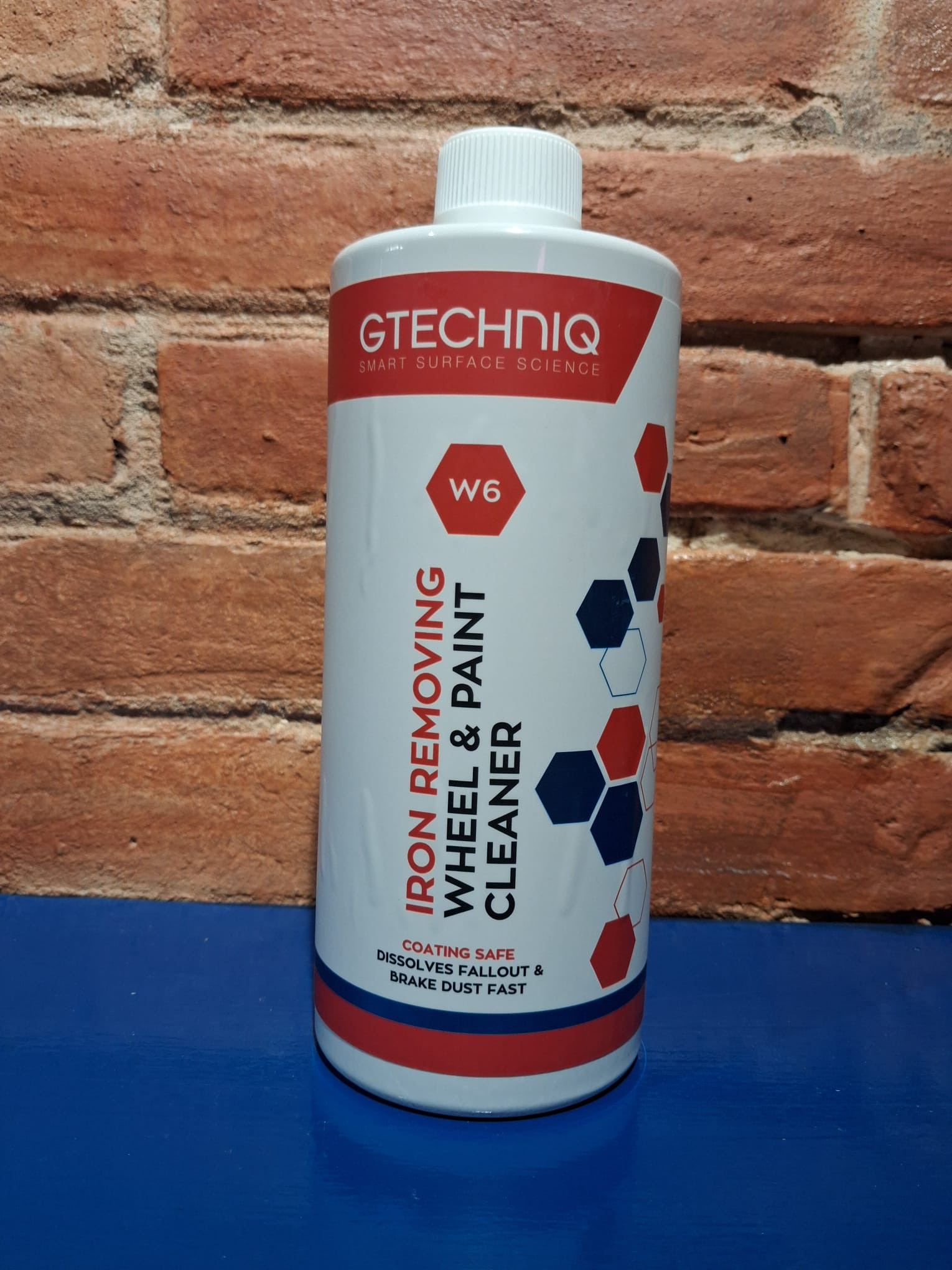 Image of Gtechniq W6 Iron Removing Wheel & Paint Cleaner  1L
